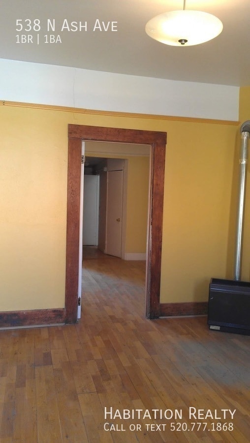 Building Photo - 538 N Ash Ave