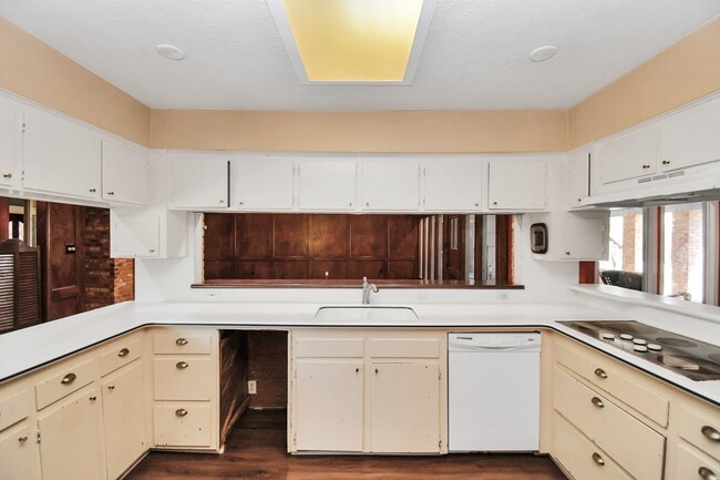 Building Photo - 2510 Hilton Head Dr