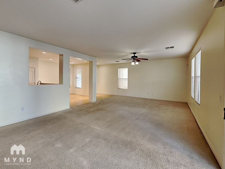 Building Photo - 7056 S GREENEYES Ln