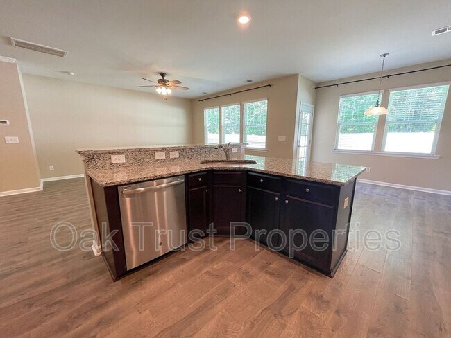 Building Photo - 156 Blackwater Way