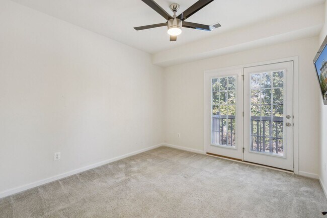 Building Photo - Welcome to this stunning 3-bedroom, 2.5-ba...