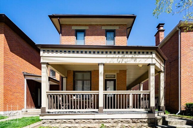 Building Photo - 336 W 1st Ave