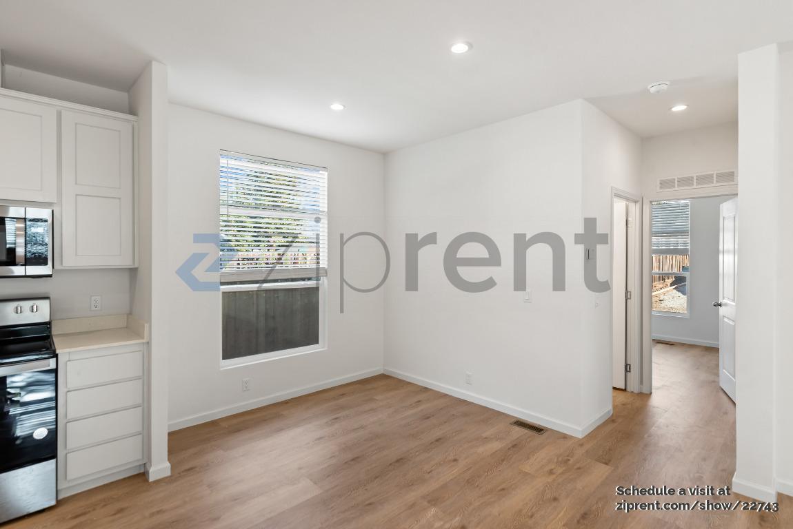 Building Photo - 1133 Lovell Ave