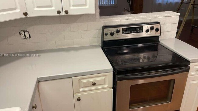 Building Photo - 2201 N 56th Terrace