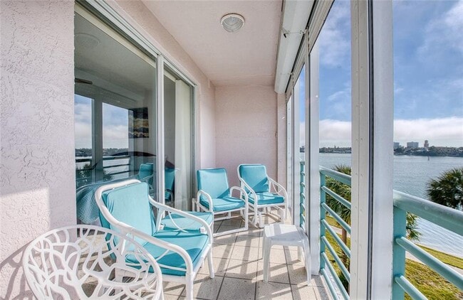 Building Photo - 8040 Sailboat Key Blvd S