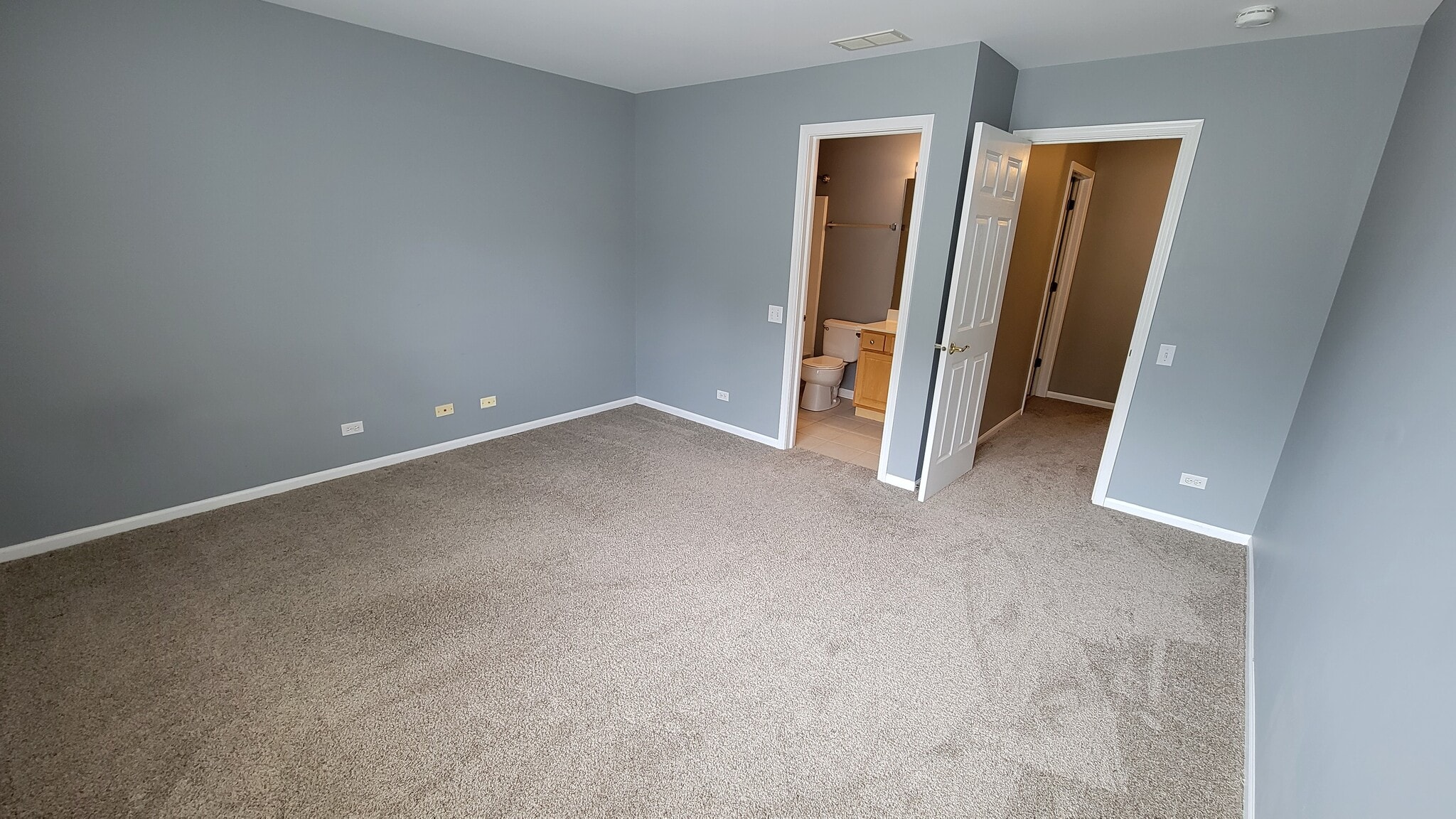 Building Photo - 2807 Stonewater Dr