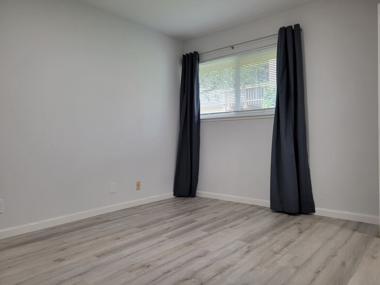 Bedroom 1 - 125 Connemara Way