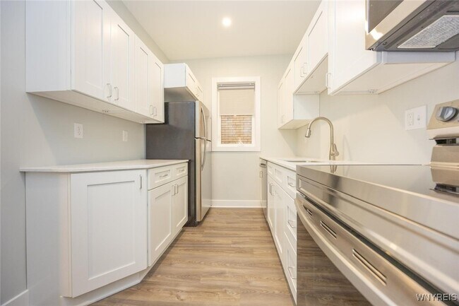 Building Photo - 1008 Elmwood Ave