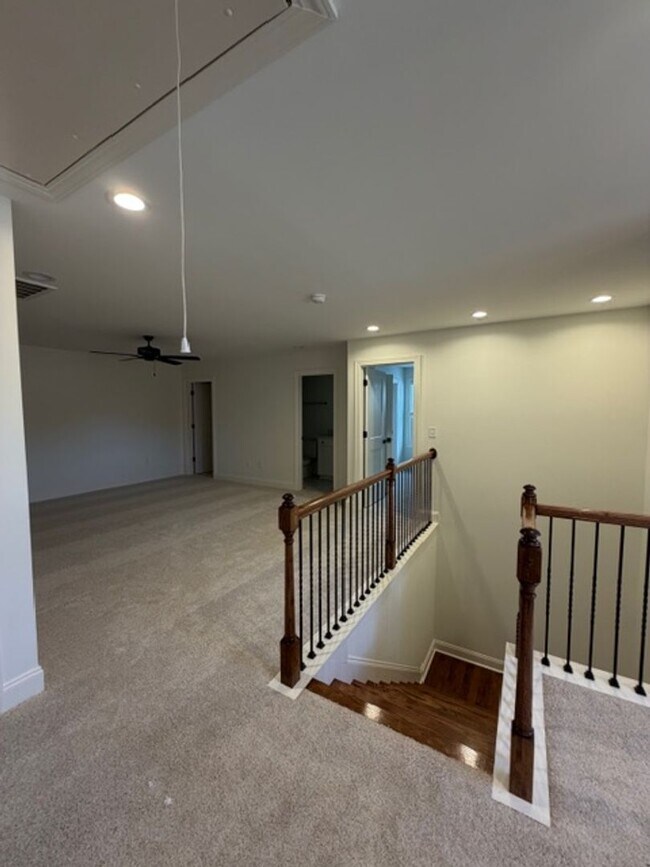 Building Photo - Maryville 37803 - 4 bedroom 3.5 bath - call Ed Johnson 865-924-5045