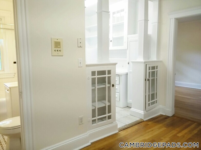 Building Photo - 19 Wendell St