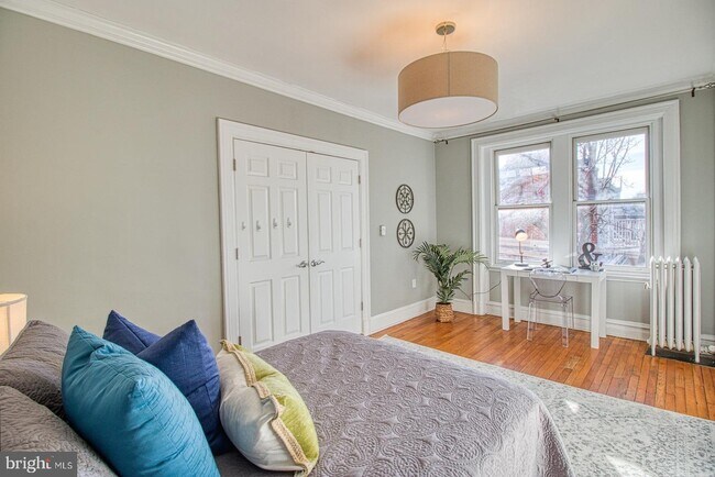 Building Photo - 2456 20th St NW