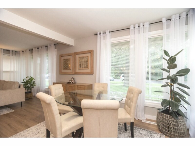 Building Photo - 726 Lawler Ave