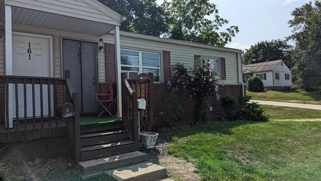 Building Photo - First St