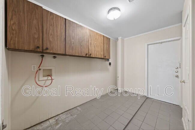 Building Photo - 4022 Ramsgate St