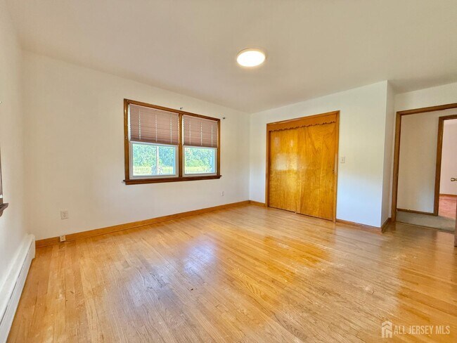 Building Photo - 452 Cranbury Rd