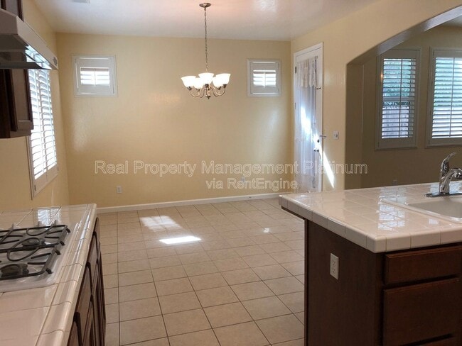 Building Photo - 4437 W Pinsapo Dr