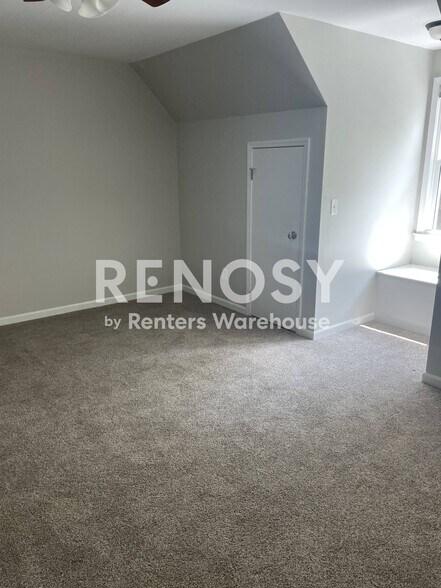 Building Photo - 9055 Carroll Manor Dr