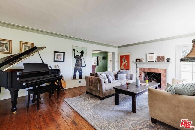 Building Photo - 3024 Angus St