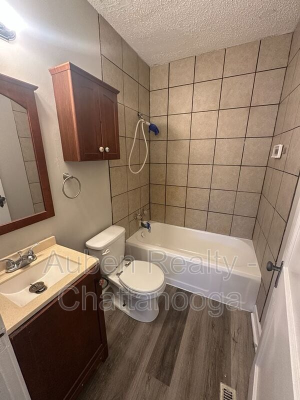 Building Photo - 505 Flegal Ave