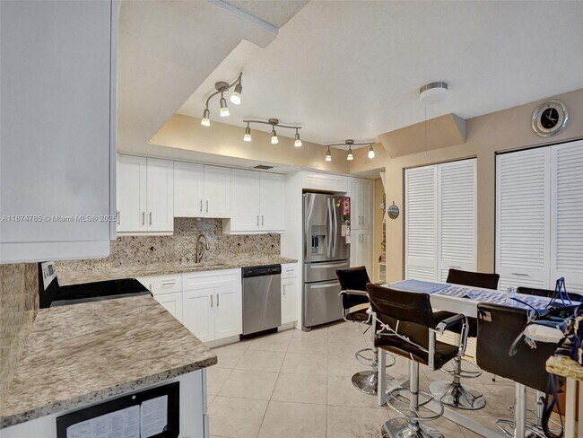 Building Photo - 8662 Bridle Path Ct