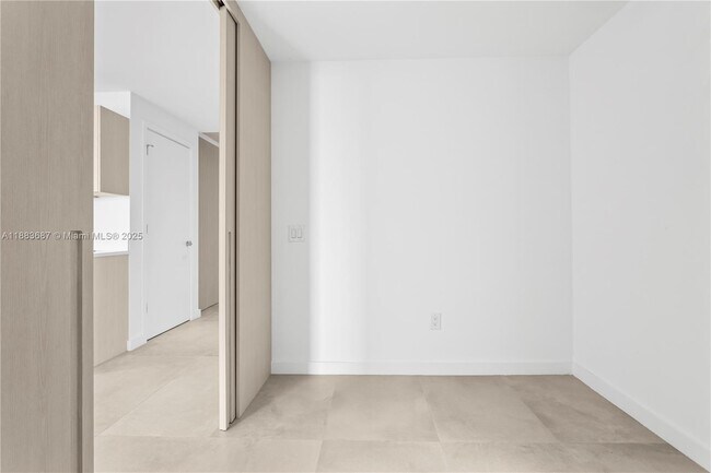 Building Photo - 501 NE 31st St