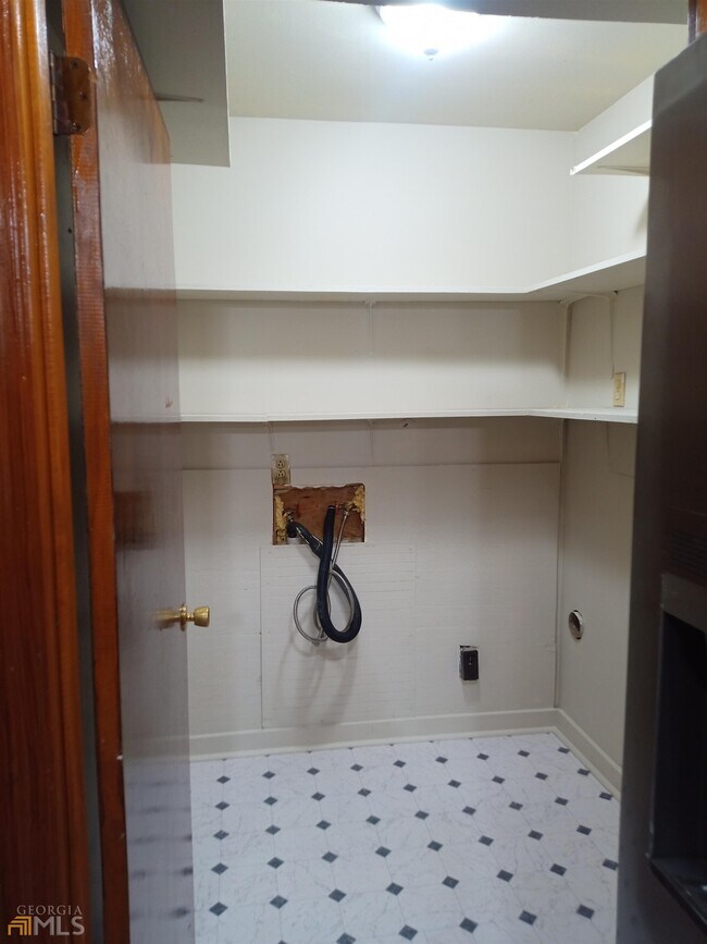 Building Photo - 1036 Skylark Dr