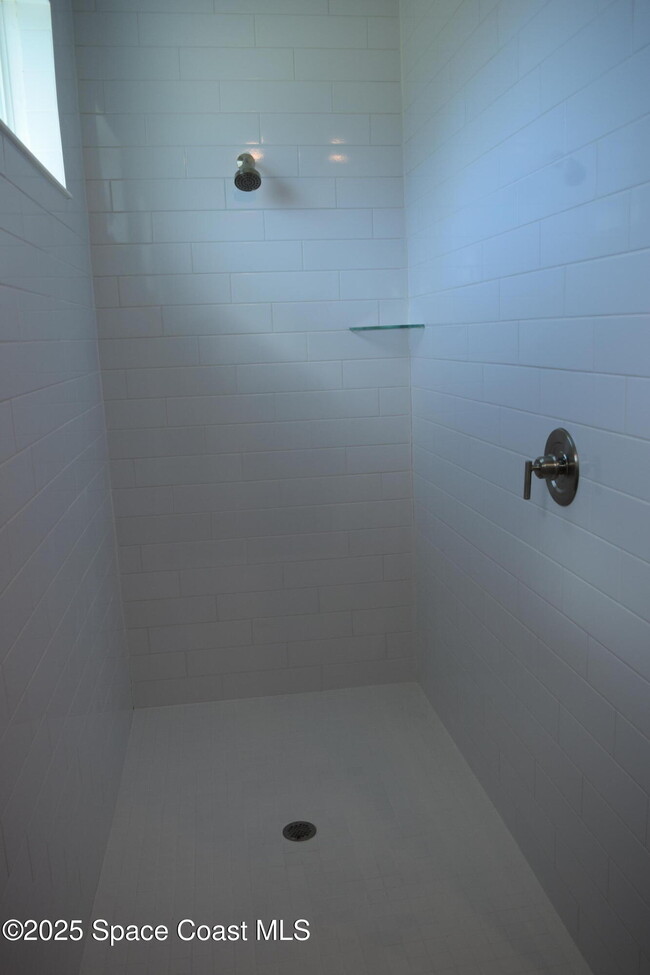 Building Photo - 3143 Fullerton Ave