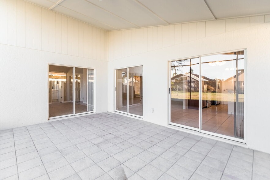 Building Photo - 11831 Cranbourne Dr