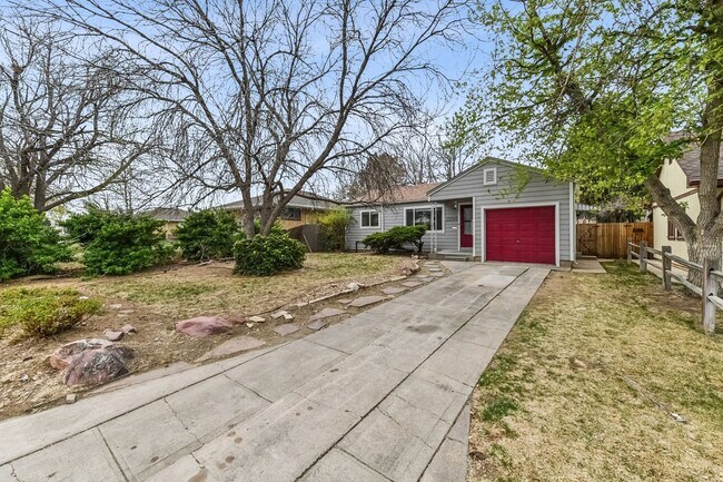 Building Photo - Stunning Single Family Home | 4BR/2BA | 1-Car Covered Parking | Fenced backyard