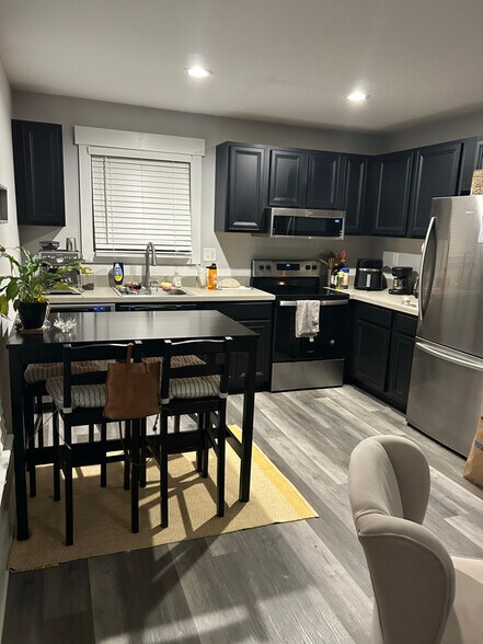 Primary Photo - 1837 Winn Aly