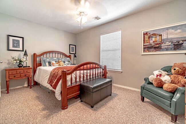 Building Photo - Beautiful Bentonville Home!