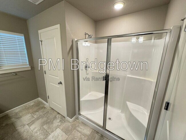 Building Photo - 3715 SW 190th Ter