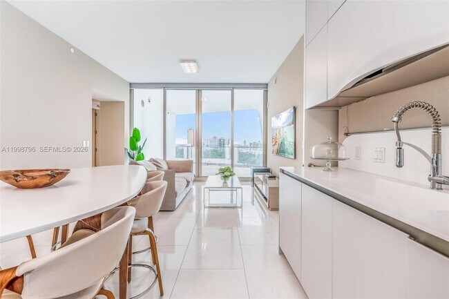 Building Photo - 16901 Collins Ave