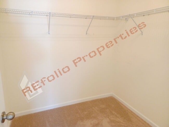 Building Photo - 1056 Historic Cir