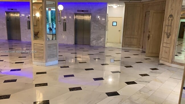 Building Photo - 3180 S Ocean Dr