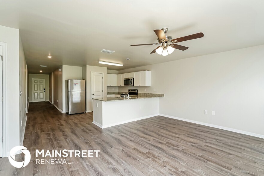 Building Photo - 4165 NE 9th Pl