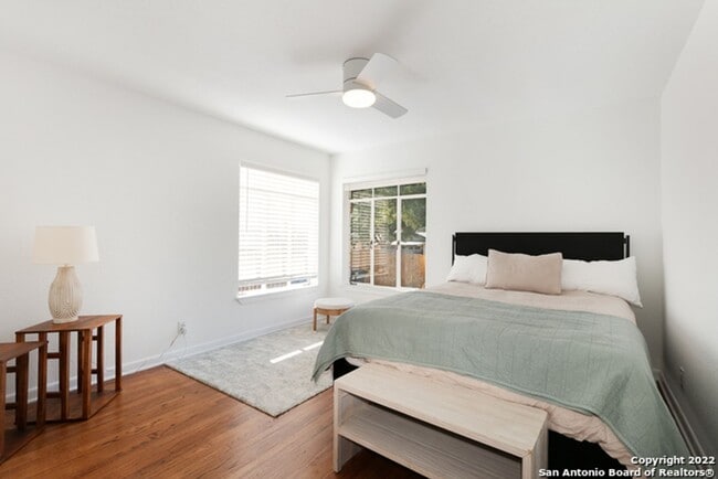 Building Photo - ~~COZY 3BD/2BA HOME! HIGHLANDS HIGH SCHOOL!!~~