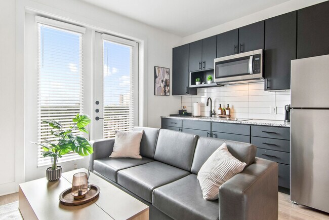 Primary Photo - 714 Richmond Ave.