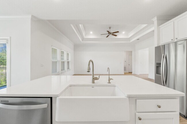 Building Photo - 147 Lk Pk Cv