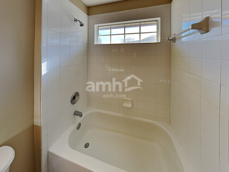 Building Photo - 86865 Riverwood Dr