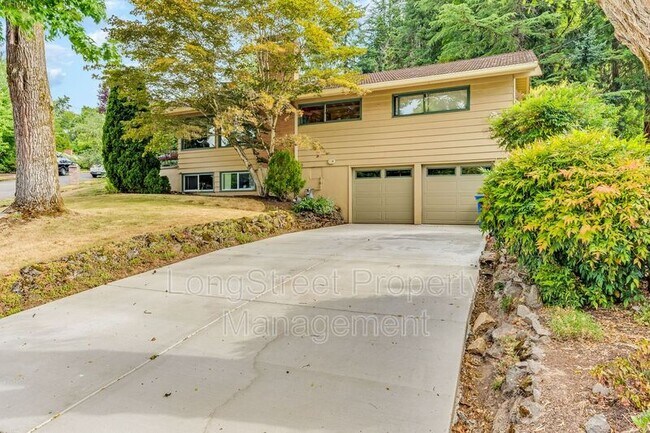 Building Photo - 4426 SW 34th Ave