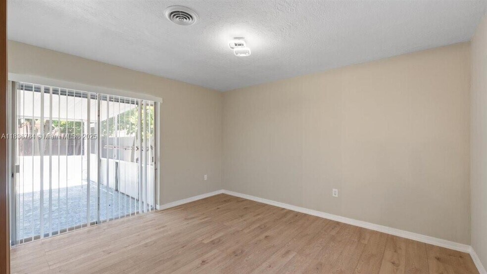 Building Photo - 7211 Shalimar St
