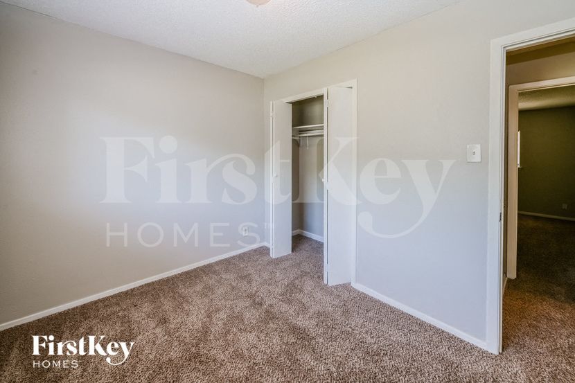 Building Photo - 702 Dana Dr