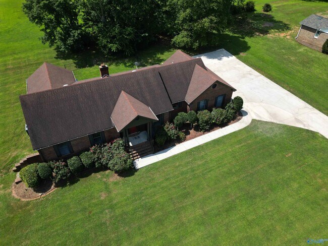 Building Photo - 120 Roy Dr