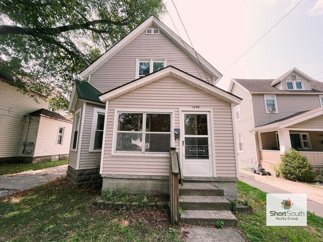 Building Photo - 3 bed 1.5 bath Single Family Home