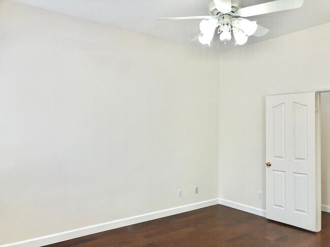 Building Photo - Wonderful Single Story Home, Quiet Neighbo...