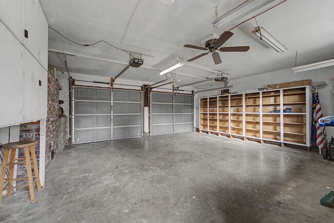 Building Photo - Beautiful 2-Bedroom Home on Corner Lot with RV Parking & Spacious Backyard