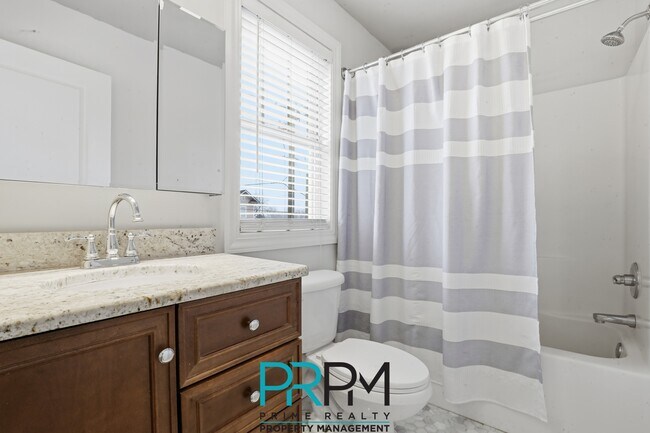 Building Photo - 208 A Anderson St