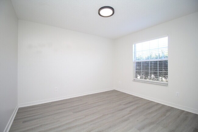 Building Photo - Coming March 14th — Stunning 4-Bed, 2-Bath Sunset Estates Home with Open-Concept Living, Chef’s K...