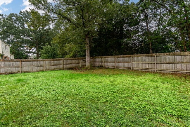 Building Photo - Charming Glen Allen Gem: 3-Bedroom Retreat...